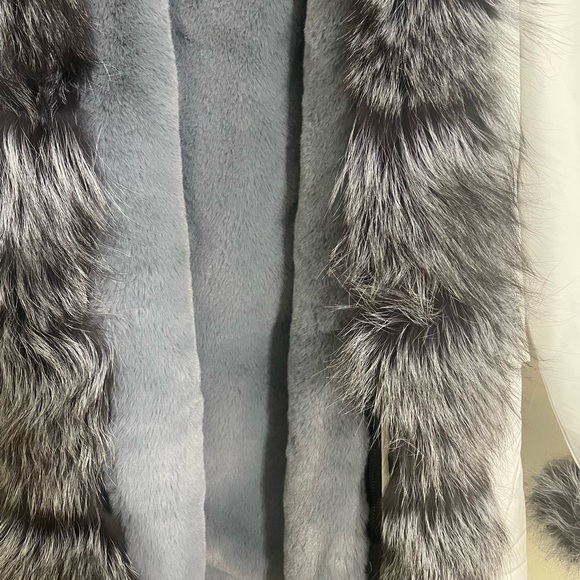 Fox fur coat - Picture 3 of 9